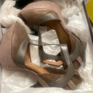 L.A.M.B peppa size 6